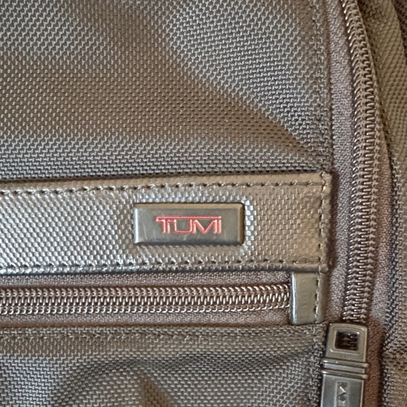 Tumi Black Nylon Laptop Briefcase with Shoulder Strap - Picture 2 of 5